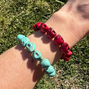 Dyed Howlite Skull Bracelet Set